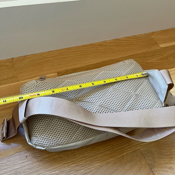 Calpak Terra Small Sling Bag blush crossbody - Picture 4 of 4